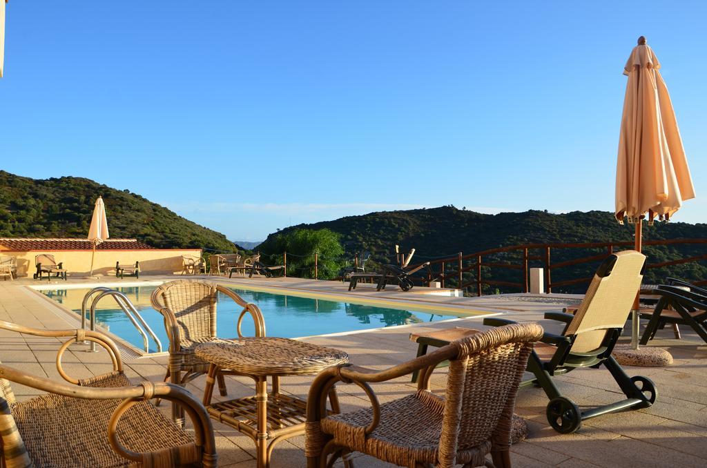 Hotel Castello บูโดนี ภายนอก รูปภาพ